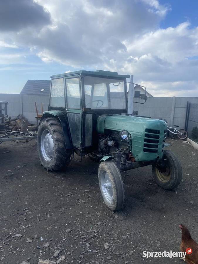 Traktor C4011 w stanie Nysa