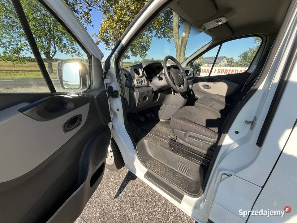 Renault Trafić Long 2016r Klima diesel łódzkie Poddębice sprzedam