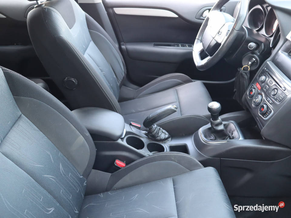 Citroen C4 14 16V światła przeciwmgielne C4 Motoryzacja Katowice