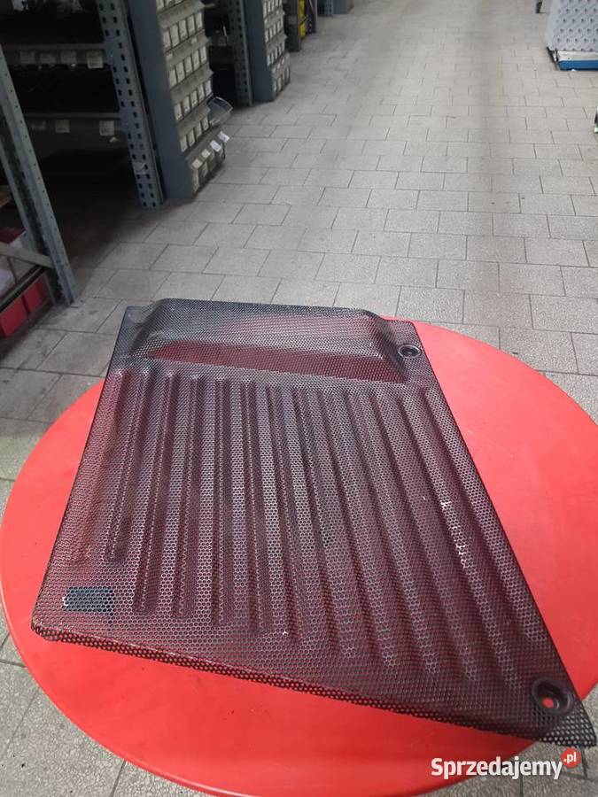 Siatka boczna prawa Ursus c385 83305010