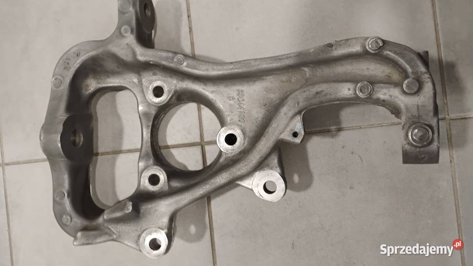 Zwrotnica prawa lewa RAM 1500 4 gen IV stan Tarnów