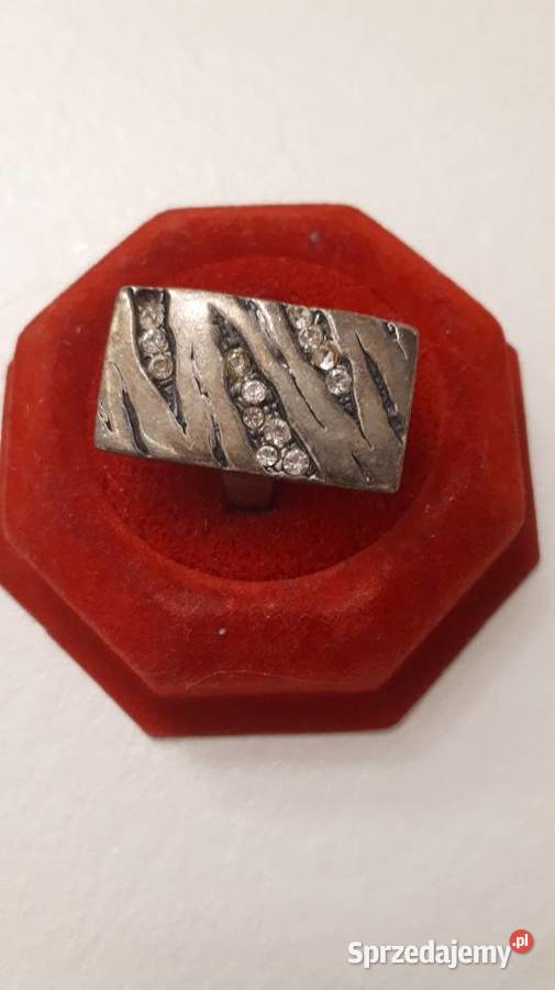 pierścionek srebrny z cyrkoniami srebro
