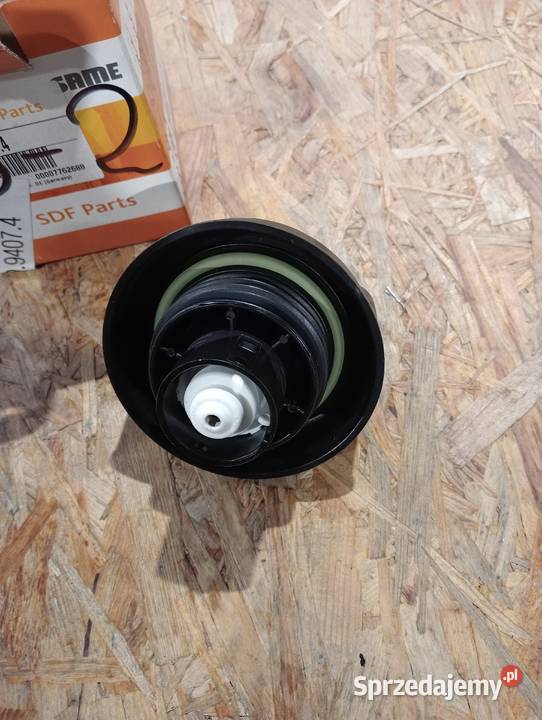 korek zbiornika paliwa DeutzFahr Agrofarm Seria Koszanowo sprzedam