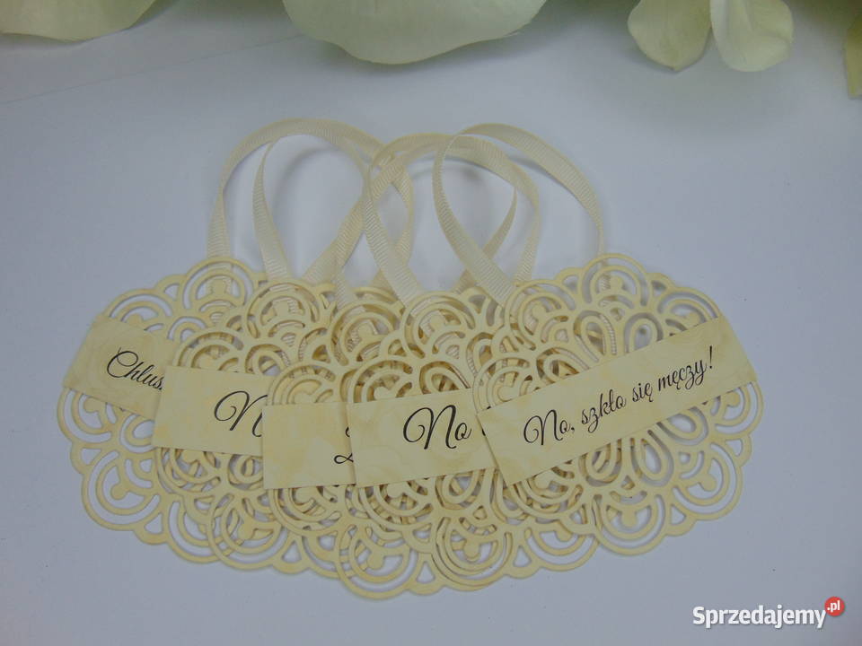 Kremowe złote zawieszki ażurowe na wódkę weselną Jarosław