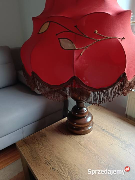Lampa stołowa na dębowej podstawie z pięknym Lipno