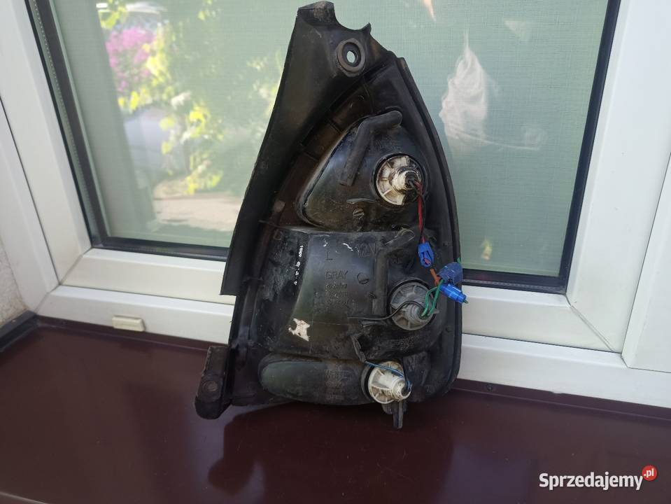 Hyundai Lantra I J1 kombi lampa tył tylna lewa osobowe Sieradz sprzedam