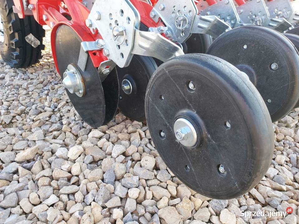 Siewnik zbożowy OZDOKEN dwutalerzowy z kółkami Bełchatów