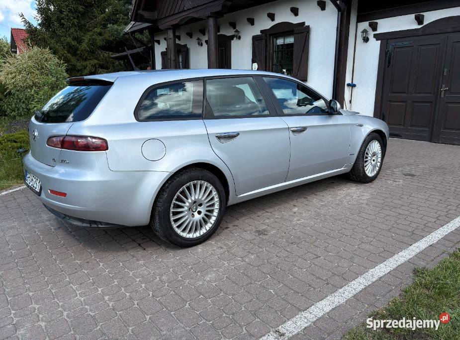 Alfa Romeo 159 19 JTDm 190 2008 224 Bez wkładu Mezowo