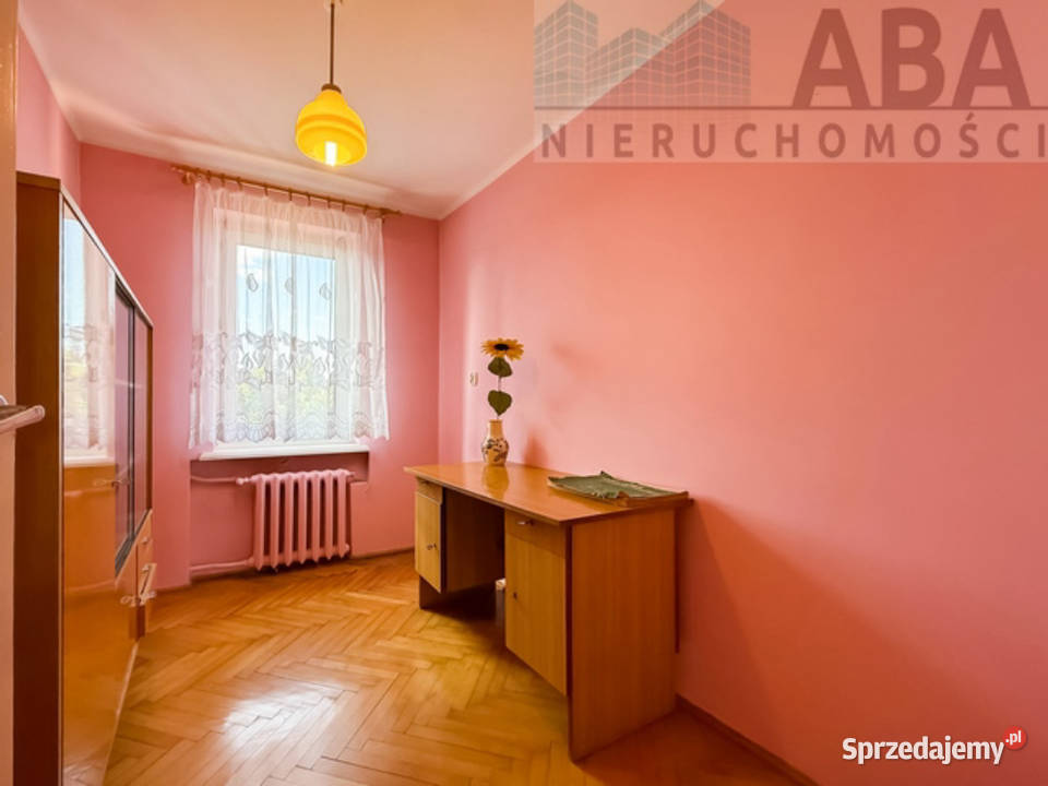 narożnikowy dom z dużą działką Dobre