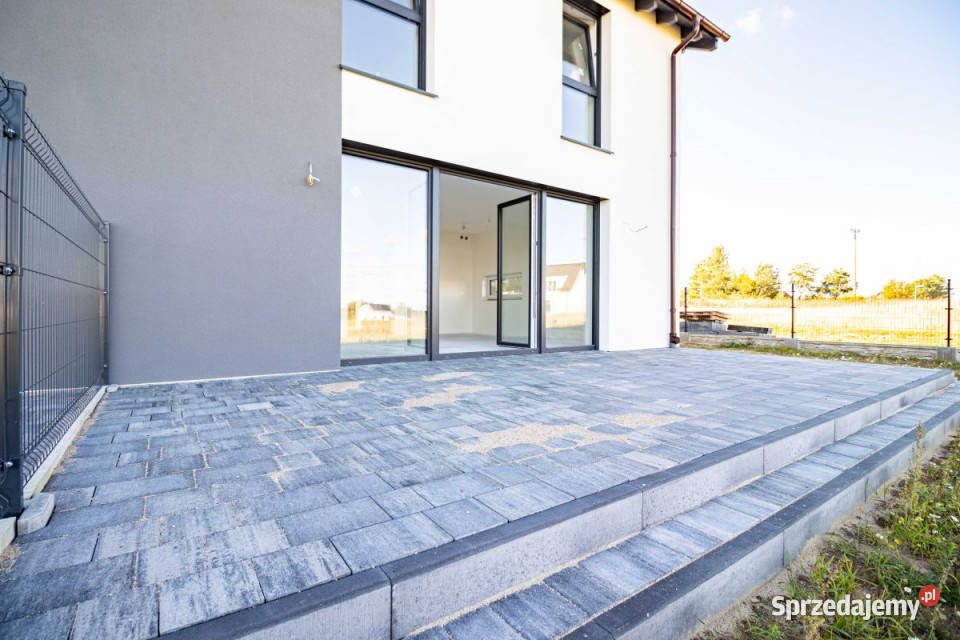 Dom bliźniak Gowino 12562m2 2 piętra pomorskie