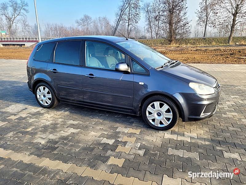 Bogata wersja wyposażenia komputer pokładowy