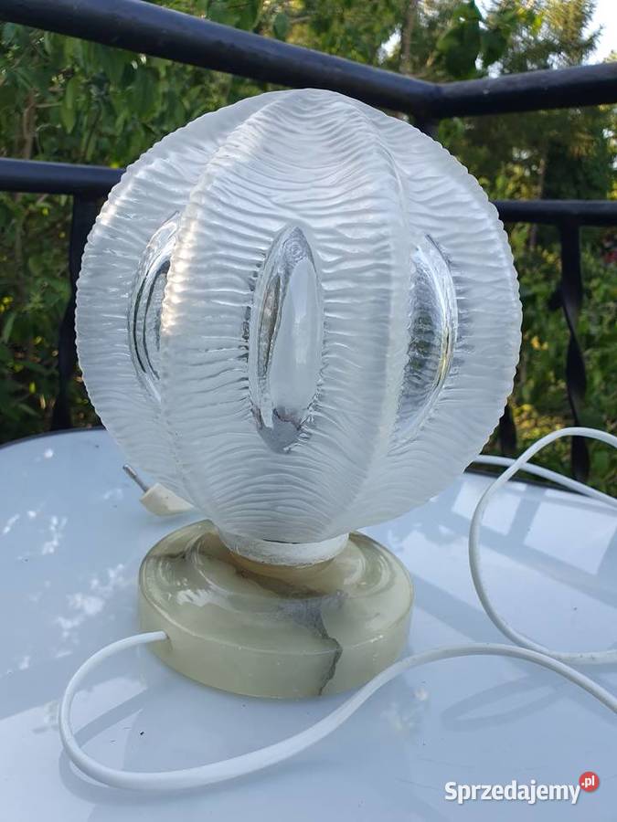 Lampka nocna z kamienną podstawą