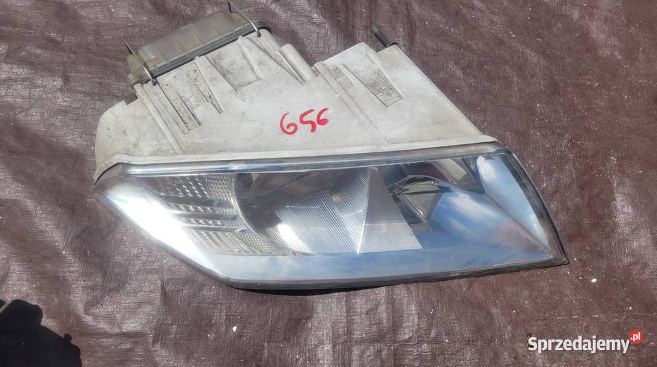 SKODA OCTAVIA II LAMPA PRAWA PRZOD REFLEKTOR osobowe sprzedam