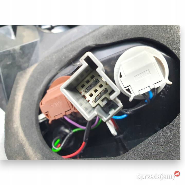 LAMPA PRAWA Volvo XC60 I 20082013 prawy tył Lampy tylne