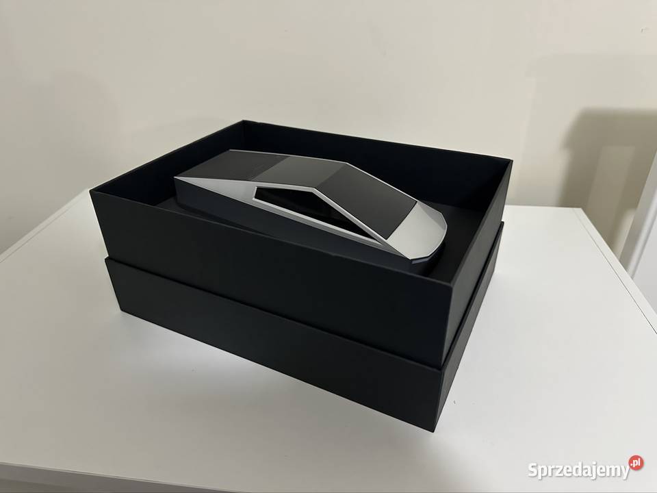 Oryginalny Lewitujący model Cybertruck Tesla z Łódź sprzedam