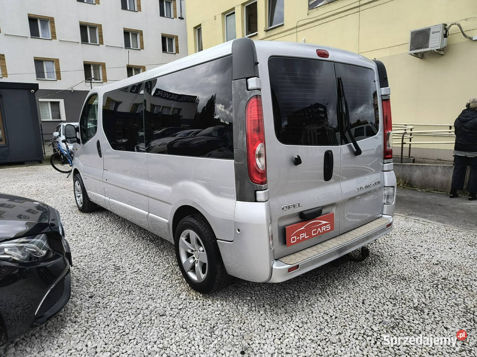 Opel Vivaro 9cio osobowy Salon HAK ALU I ASR (kontrola trakcji) Bydgoszcz