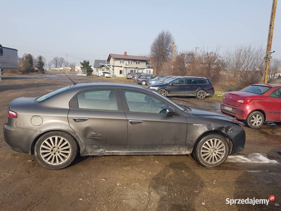 Okazyjnie uszkodzona alfa 159 Warszawa