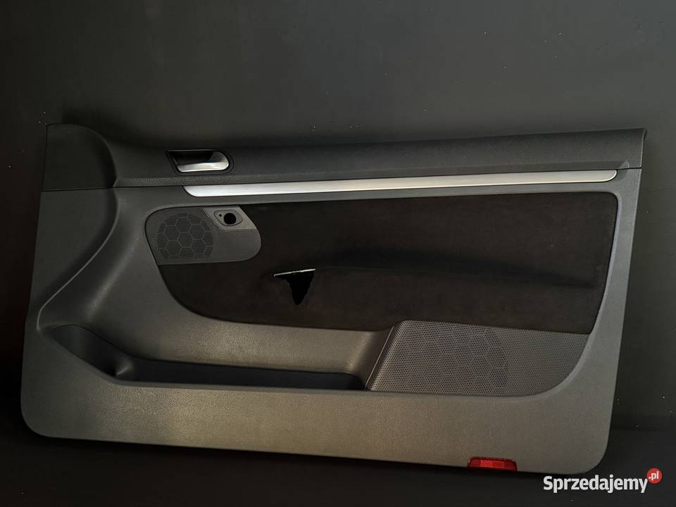 Boczki drzwi golf 5 3 drzwi czarna alcantara osobowe Wyposażenie wnętrza Częstochowa