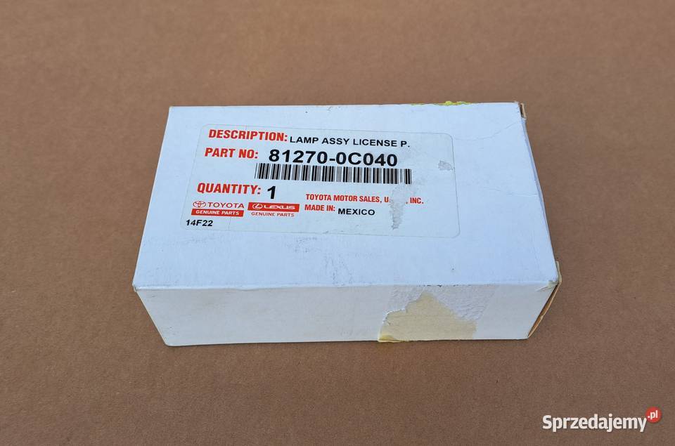 812700C040 lampa tablicy rejestracyjnej Toyota
