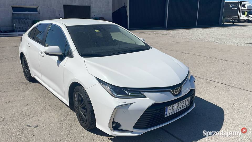 Toyota Corolla XII 15 Corolla CVT automat wersja benzyna