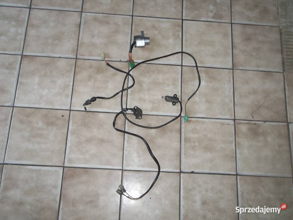 suzuki vz800 vz 800 czujnik stopu stopki biegow sprzedam