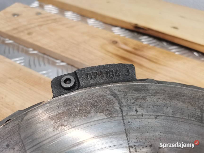 Docisk sprzęgła z tarczą Massey Ferguson 3080 sprzedam