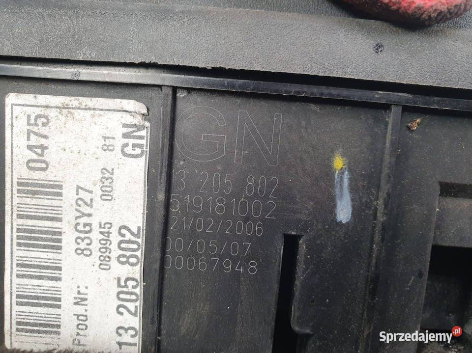 SKRZYNKA BEZPIECZNIKÓW OPEL SIGNUM 13205802 osobowe Lipno sprzedam