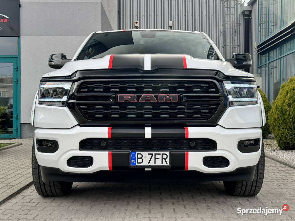 RAM 1500 57 V8 HEMI eTorque Bezwypadkowy 717 1500 Węgrzce