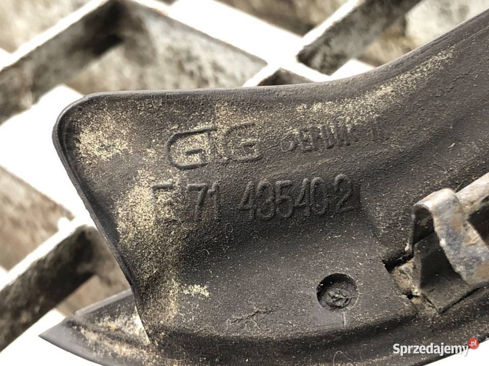 LISTWA ZGARNIAJĄCA PRZÓD PRAWA BMW E71