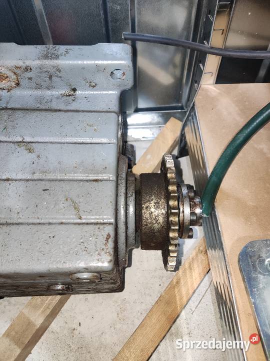 Motoreduktor prosty 22kW 400V 300 obrmin hamulec Libusza