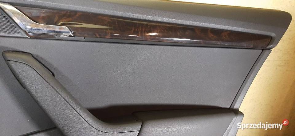 Boczek tapicerka drzwi Skoda Octavia III Prawy