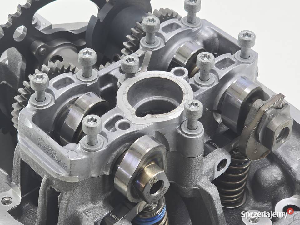 Glowica Lewa Kompletna Walek Rozrzadu Zawory Janowice