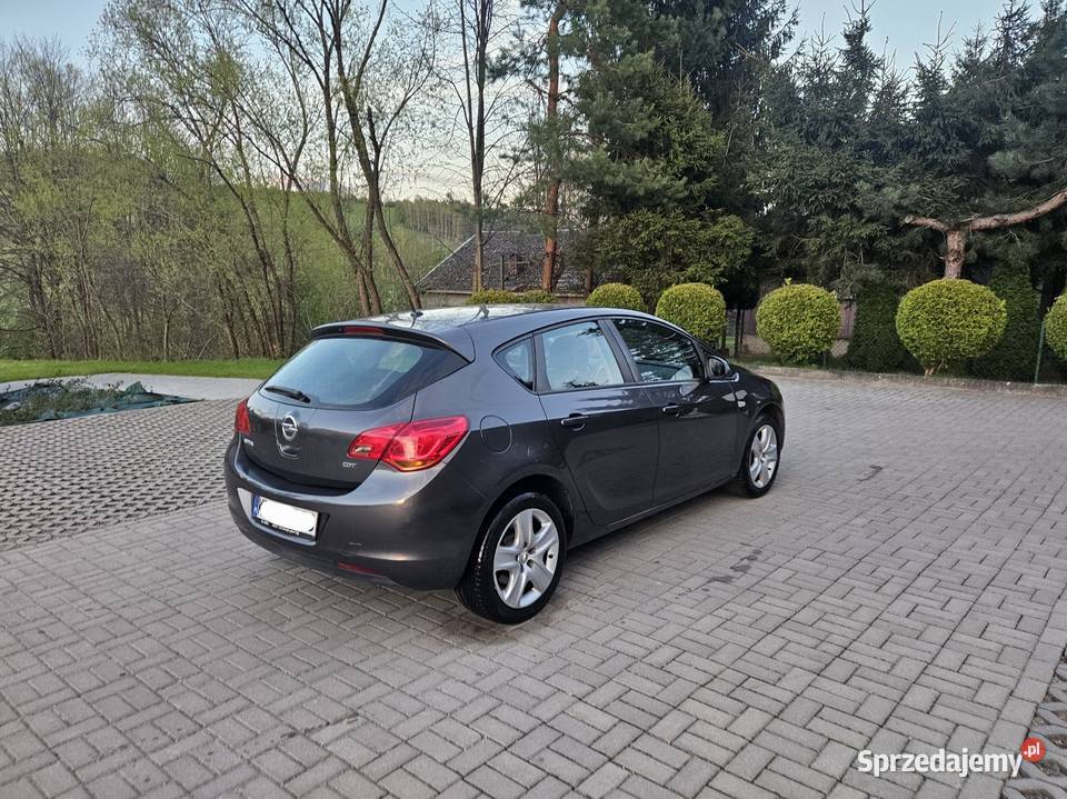 Opel Astra J 2010r 17cdTi 110 Klima Długie Ryglice