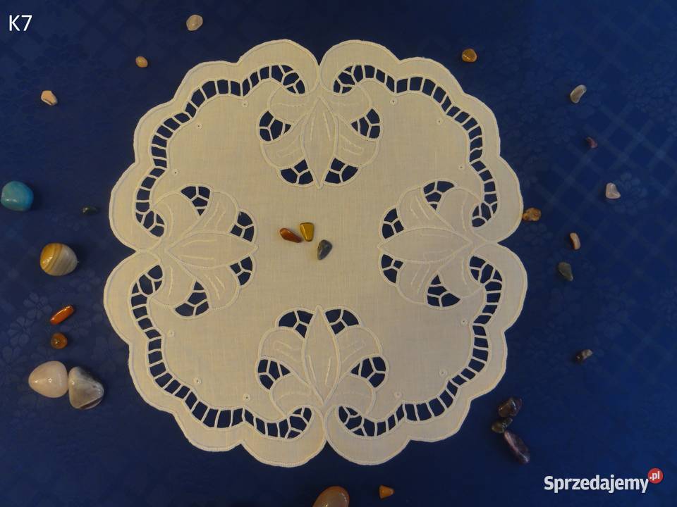 Serwetki białe wyszywane haft Richelieu Lublin