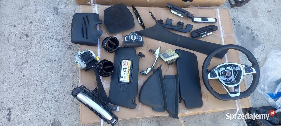 Wnętrze Mercedes w205 kierownica AMG plastiki sprzedam