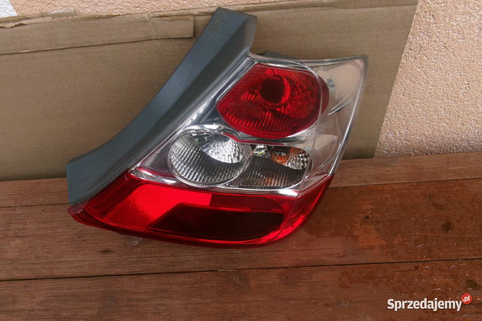 sprzedam lampe tylną honda civic Motoryzacja Plewiska
