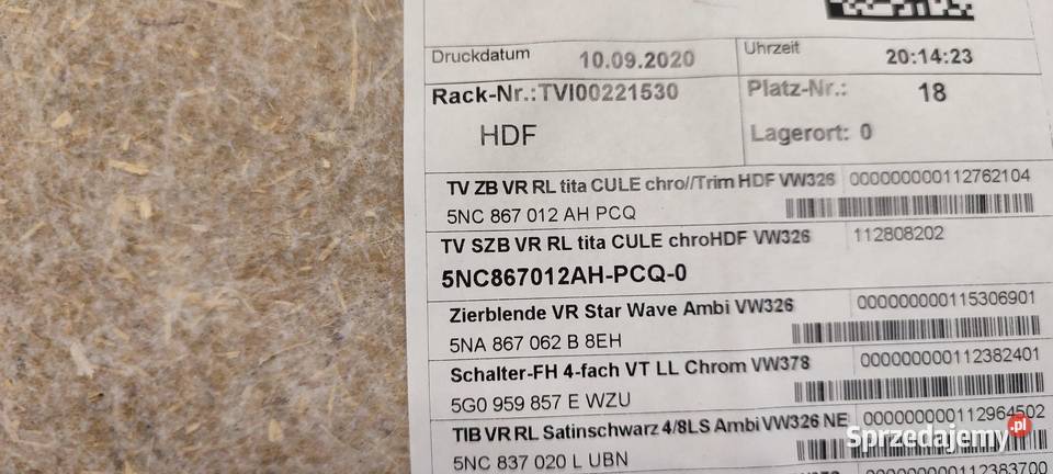 VW TIGUAN II BOCZEK DRZWI PRAWY PRZÓD RHD Wyposażenie wnętrza