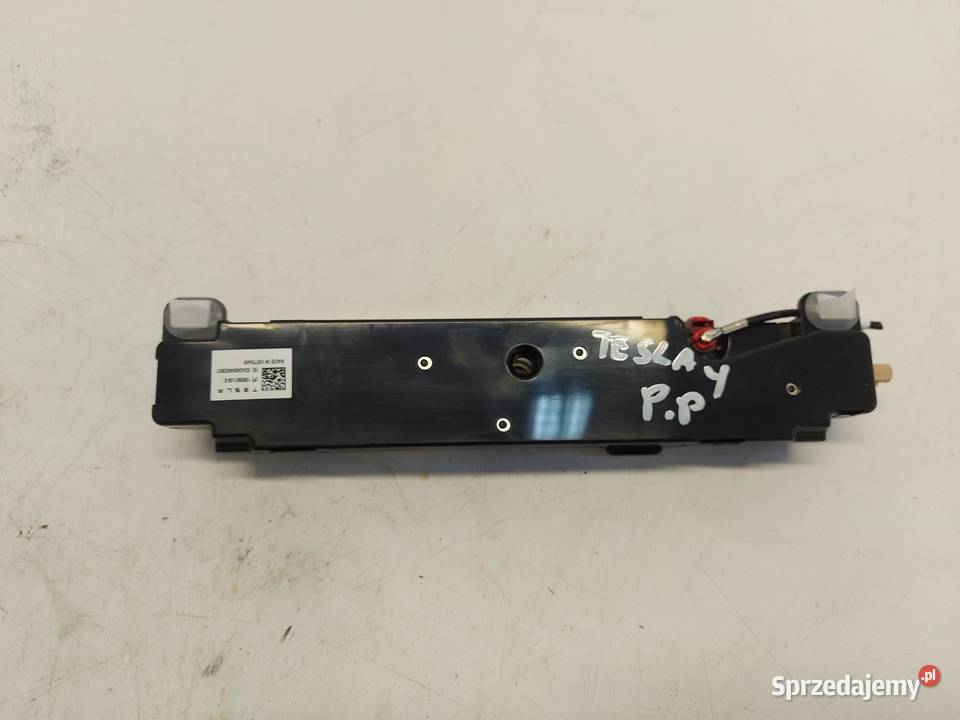 TESLA MODEL Y 2024r WZMACNIACZ ANTENA BLUETOOTH sprzedam