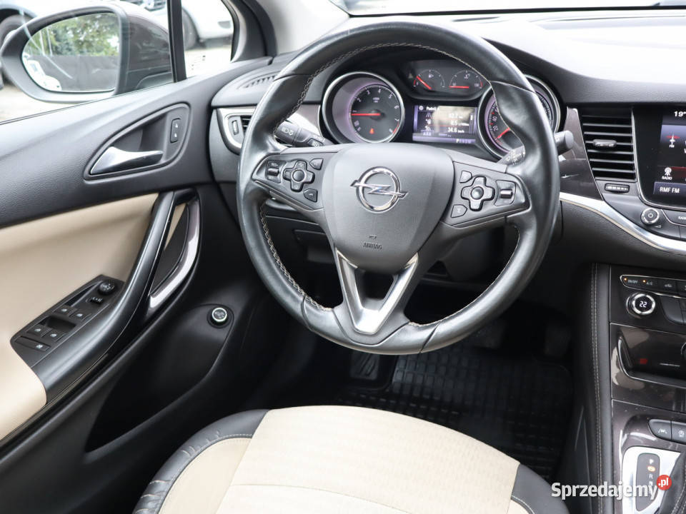 Opel Astra 14 T elektrycznie ustawiane fotele Katowice