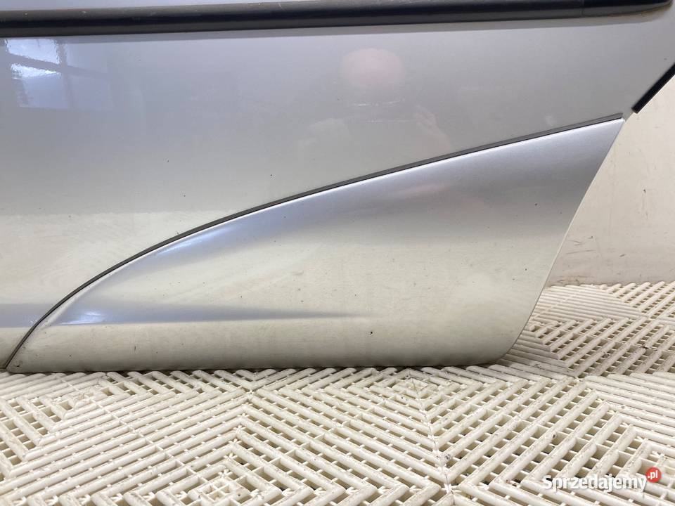 DRZWI LEWY TYŁ TOYOTA YARIS VERSO Minivan 9905