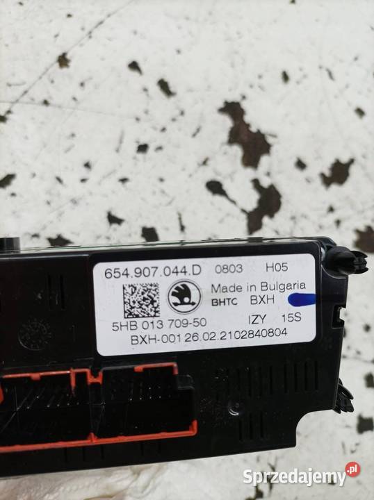PANEL NAWIEWU 654907044D Skoda Scala I 2019