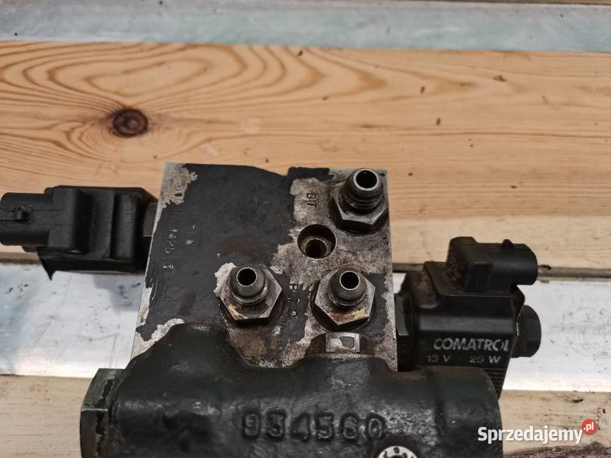 Blok zaworowy Hurlimann 6190 Master 834560 sprzedam