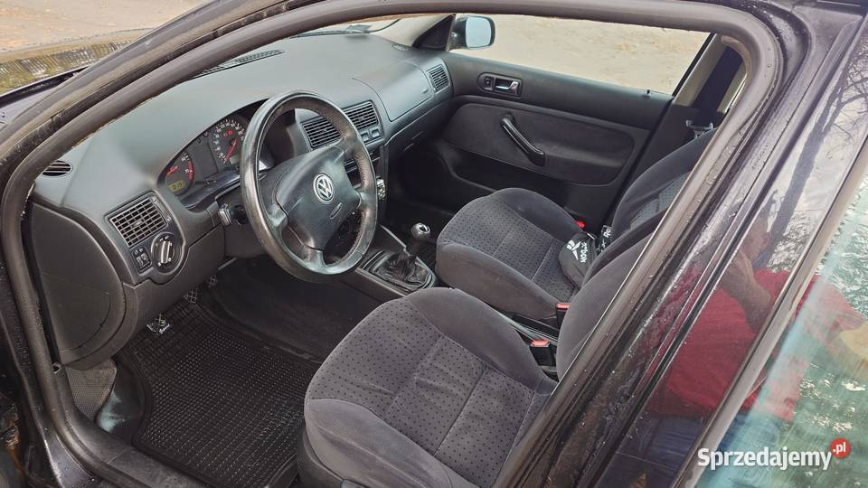 Volkswagen Golf 4 16 gaz sekwencja 5drzwi ładny czarny Łuków