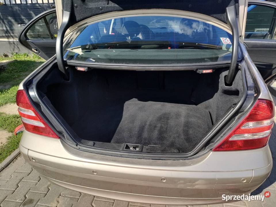 MercedesBenz klasa C 2005 sedan 18 kompressor Warszawa