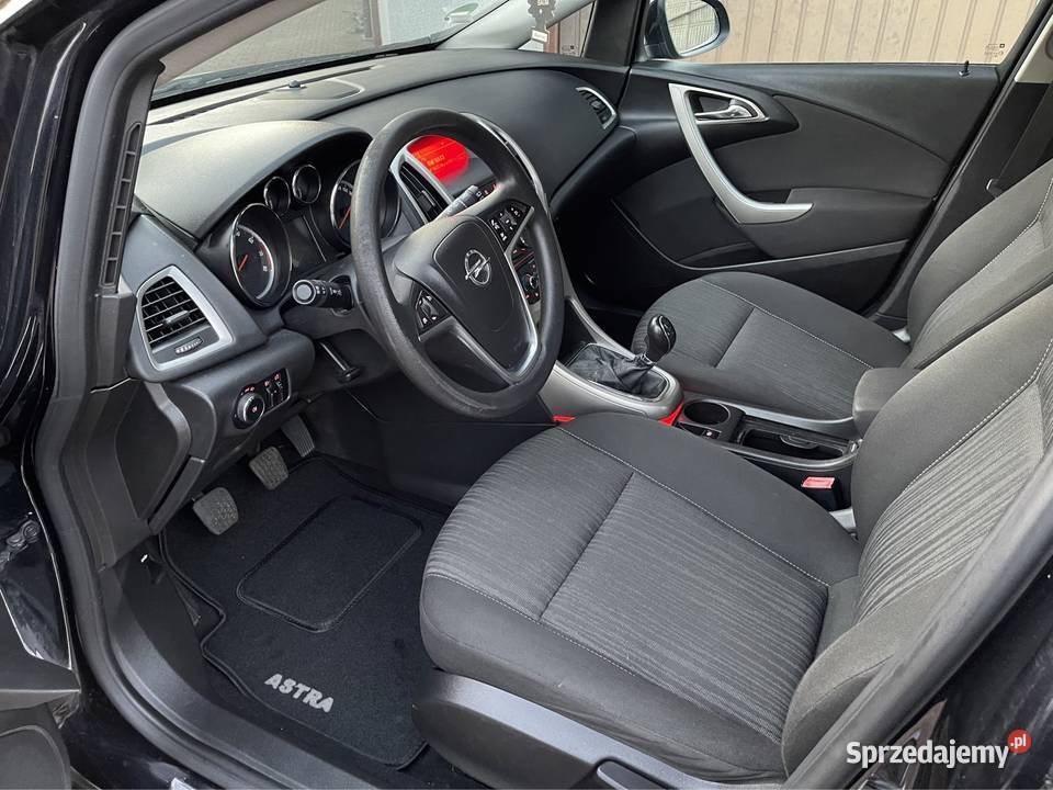 Opel astra J 16 benzyna klima Alu piękne auto śląskie