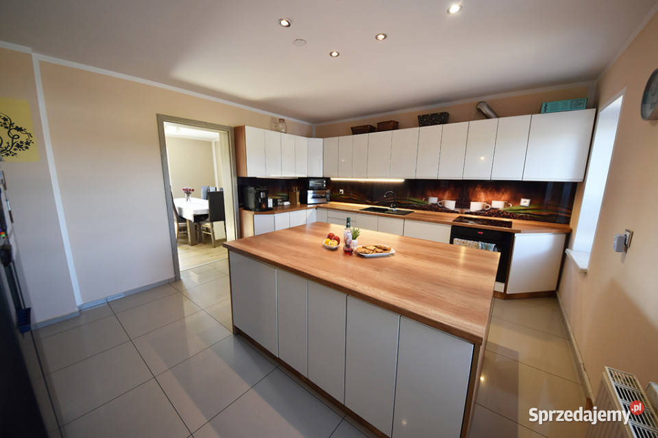 Na sprzedaż funkcjonalny dom remoncie Błachów asfalt