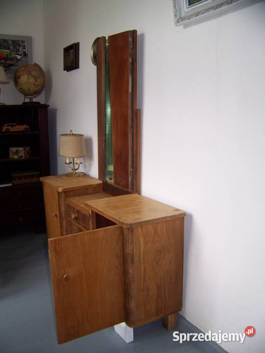 toaletka drewniana z lustrem składanym Dargikowo sprzedam