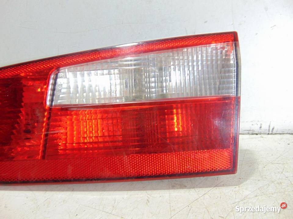 LAMPA PRAWY TYŁ KLAPY 4 PIN RENAULT LAGUNA II