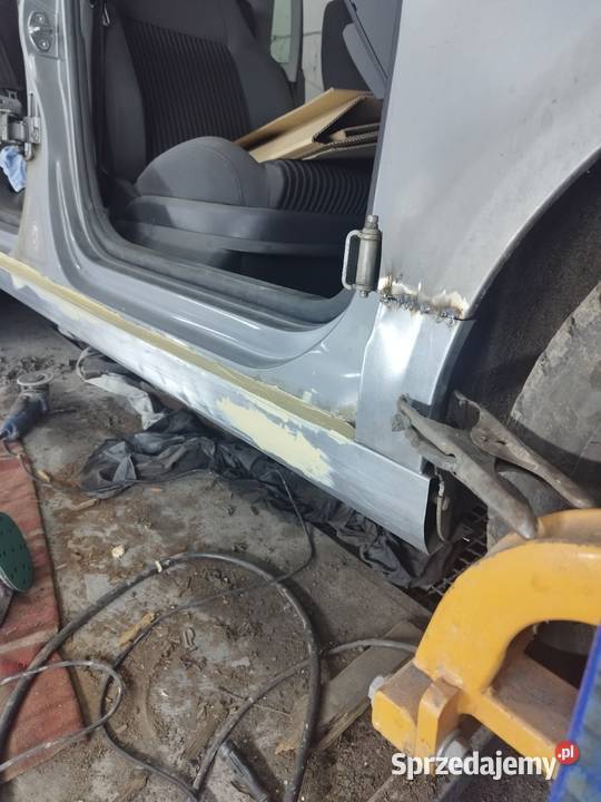 usługi lakiernicze Usługi Legnica naprawa