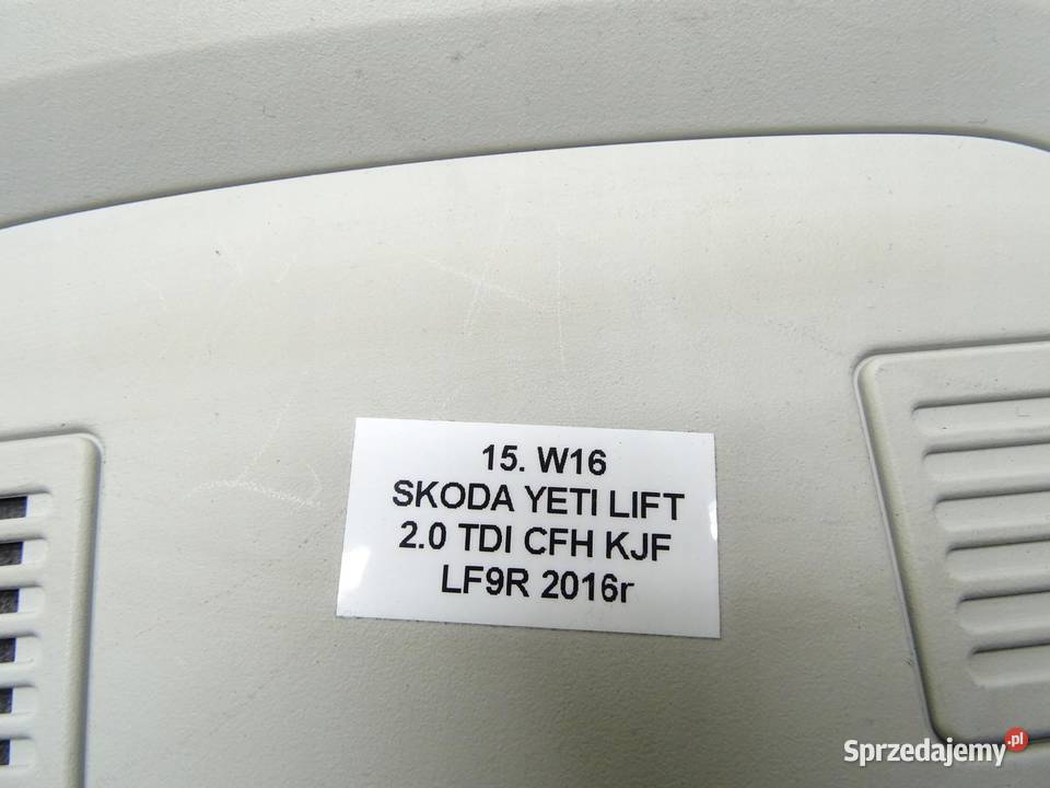 LAMPKA OŚWIETLENIE KABINY PODSUFITKI SKODA YETI małopolskie